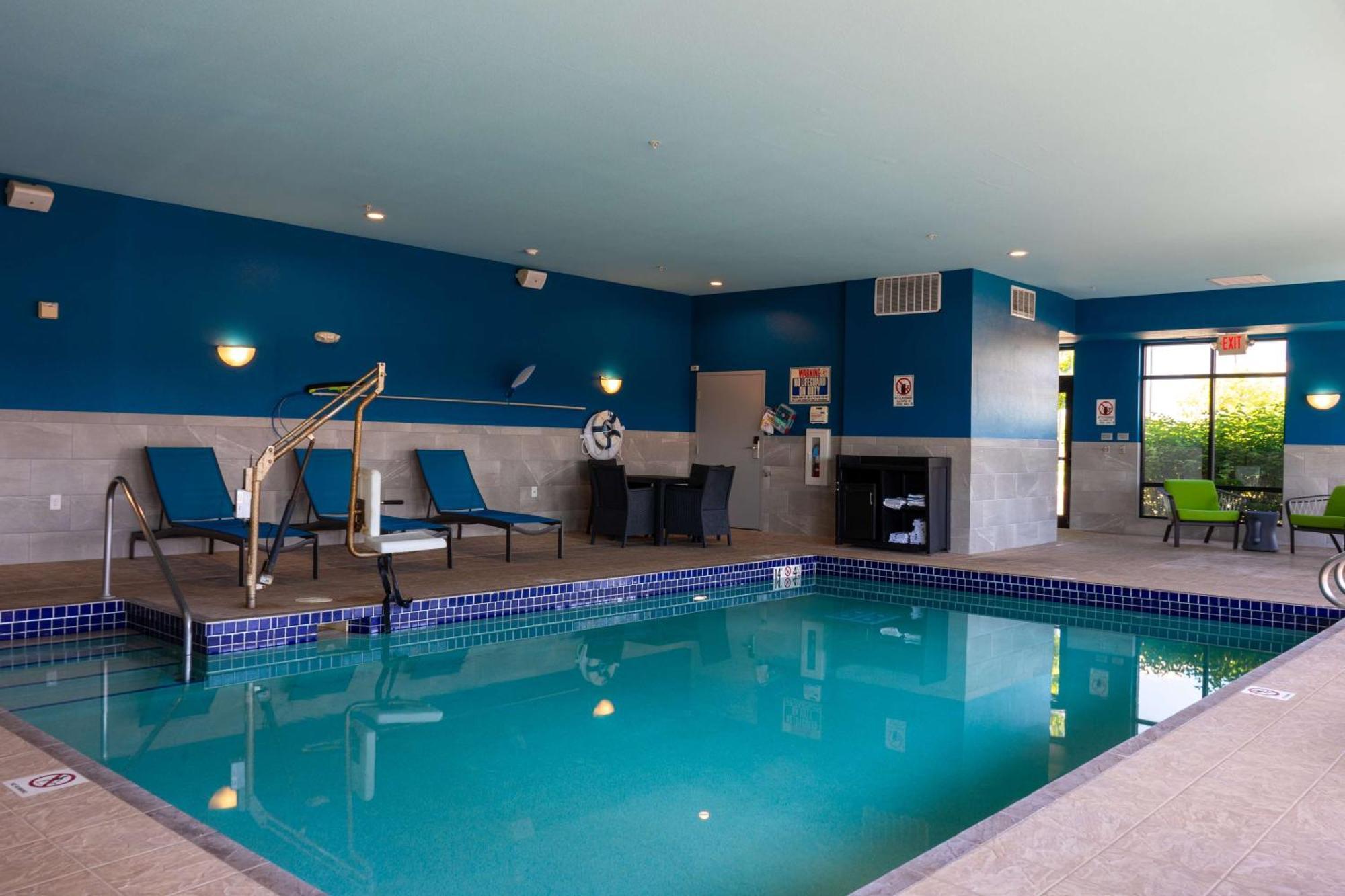 Hampton Inn Elkhorn Lake Geneva Area Eksteriør billede