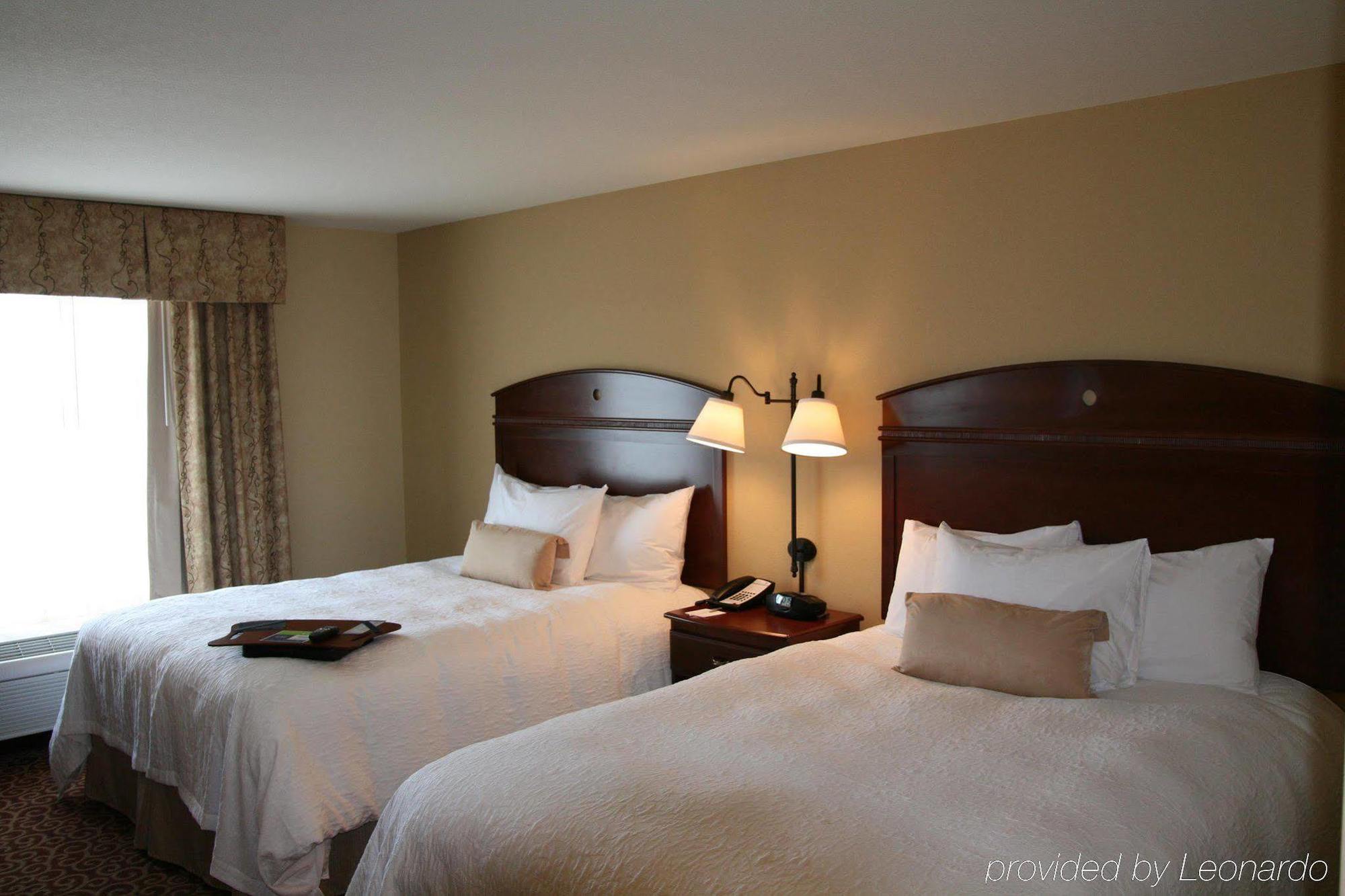 Hampton Inn Elkhorn Lake Geneva Area Værelse billede